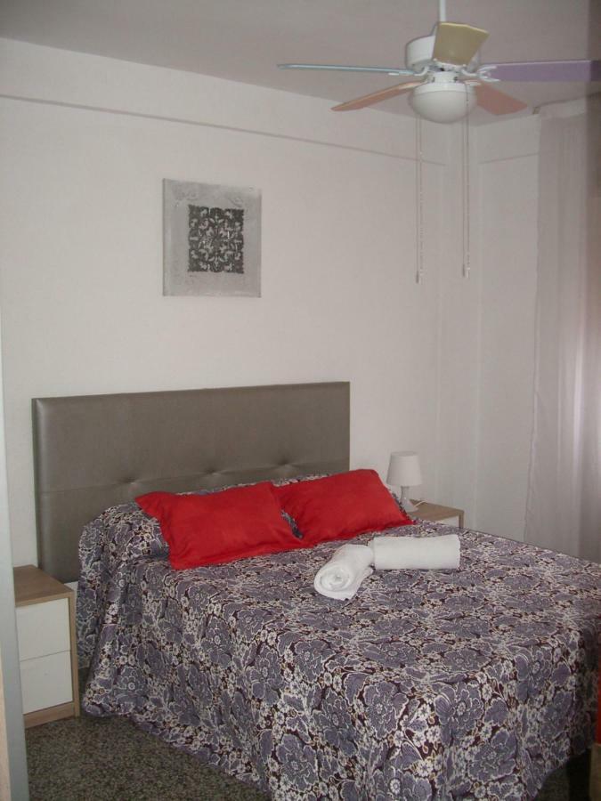 Paseo Maritimo De Poniente Apartment Malaga Exterior photo