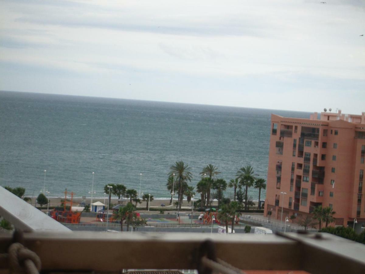 Paseo Maritimo De Poniente Apartment Malaga Exterior photo