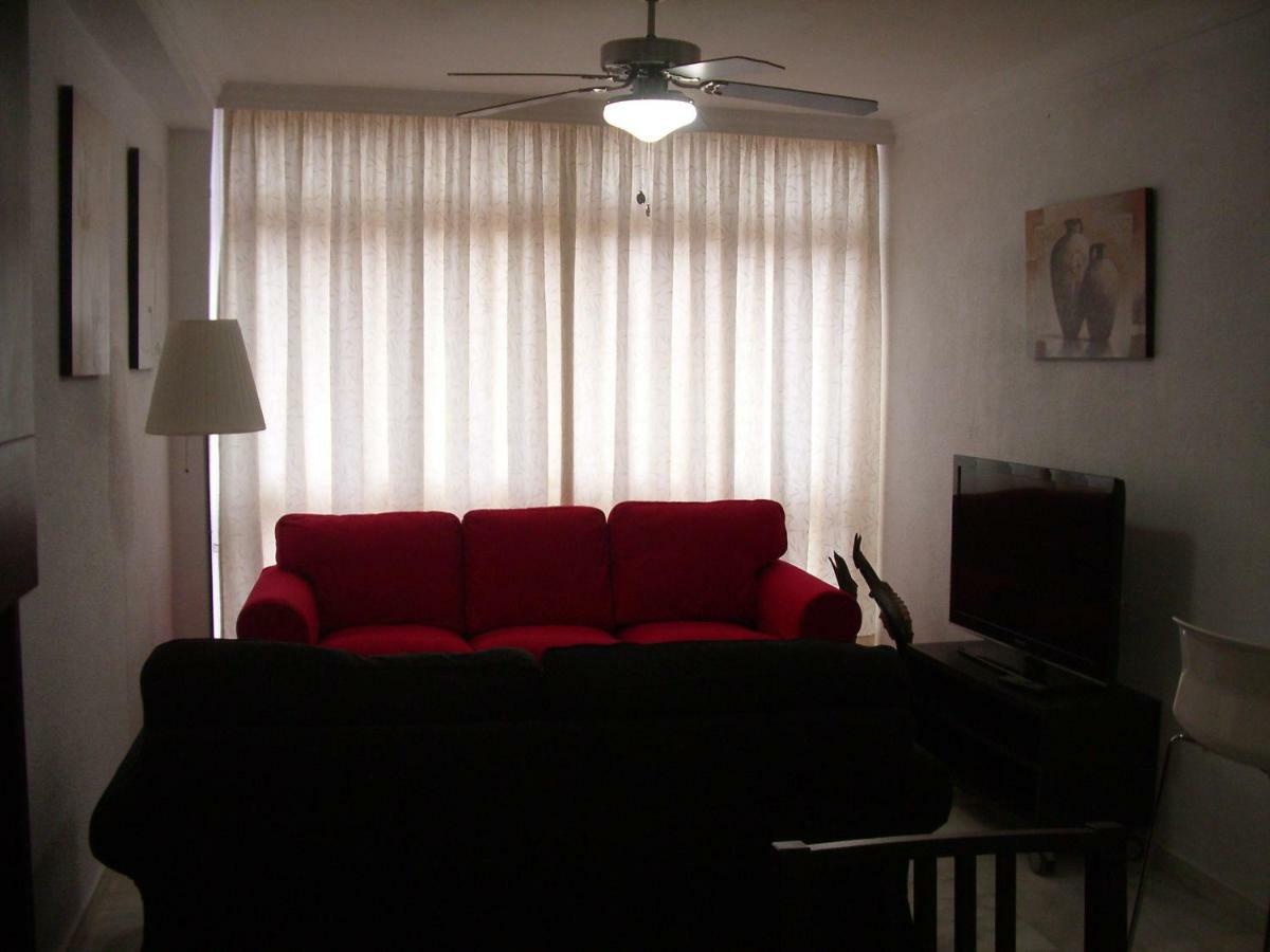 Paseo Maritimo De Poniente Apartment Malaga Exterior photo