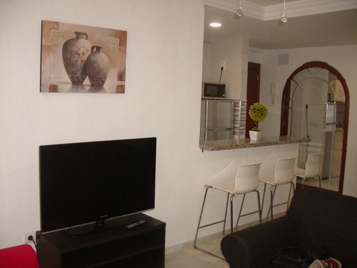 Paseo Maritimo De Poniente Apartment Malaga Exterior photo