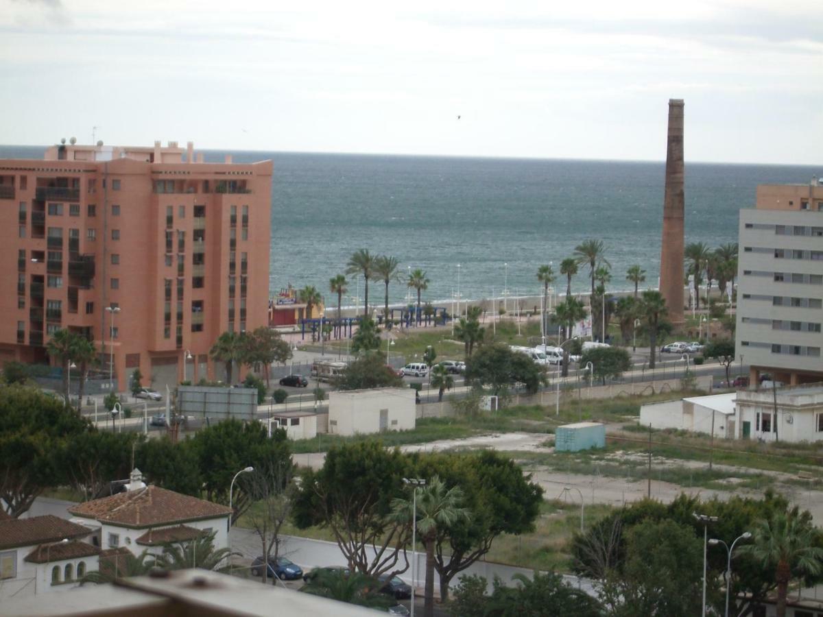 Paseo Maritimo De Poniente Apartment Malaga Exterior photo