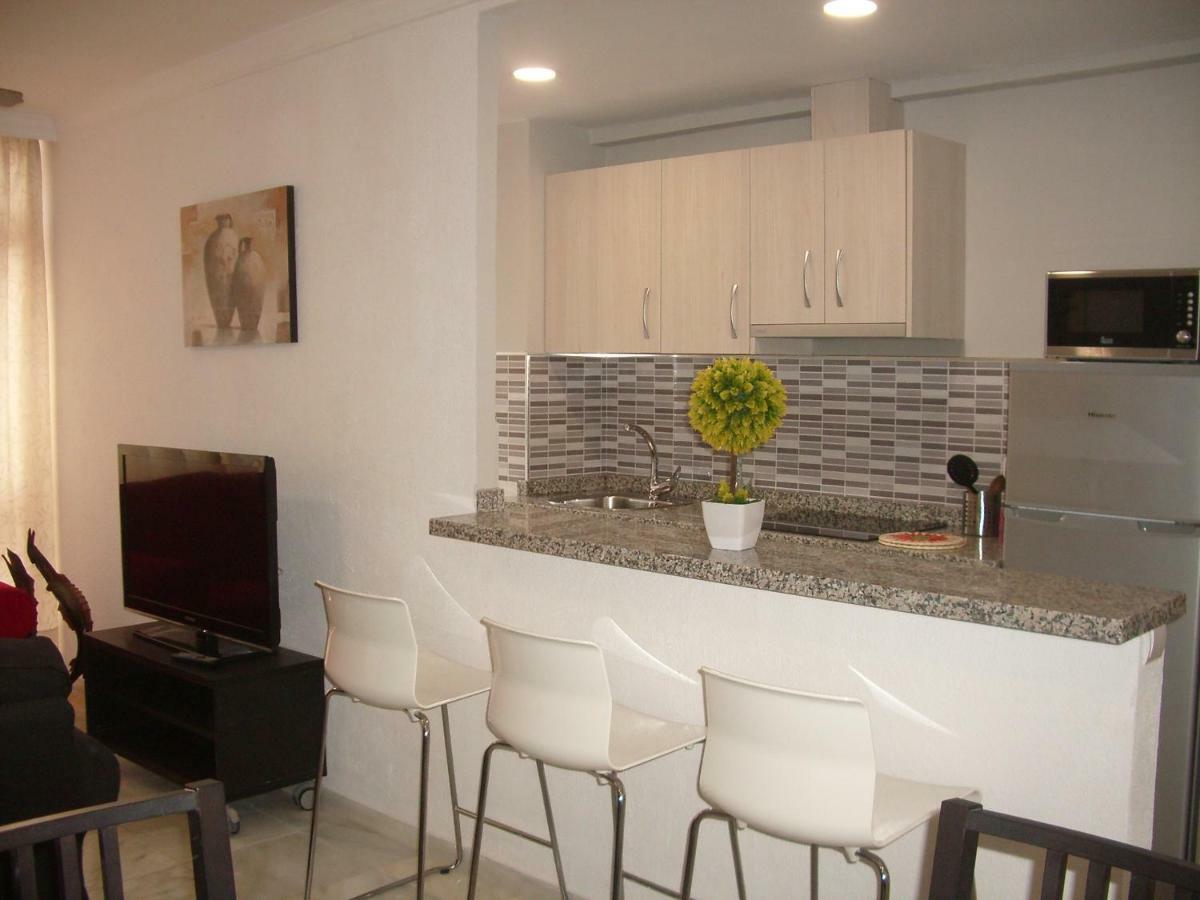 Paseo Maritimo De Poniente Apartment Malaga Exterior photo