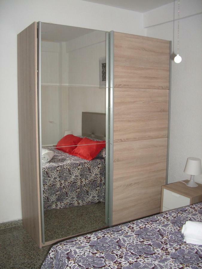 Paseo Maritimo De Poniente Apartment Malaga Exterior photo