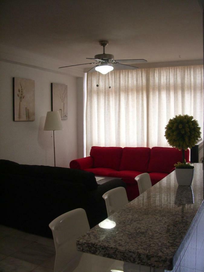 Paseo Maritimo De Poniente Apartment Malaga Exterior photo