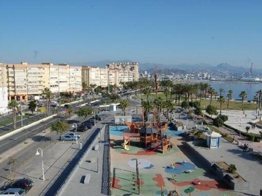 Paseo Maritimo De Poniente Apartment Malaga Exterior photo