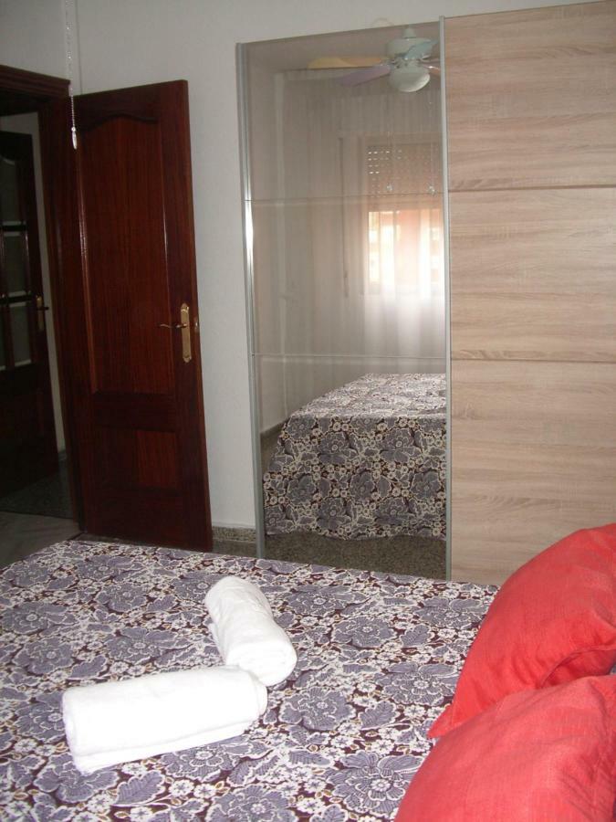 Paseo Maritimo De Poniente Apartment Malaga Exterior photo
